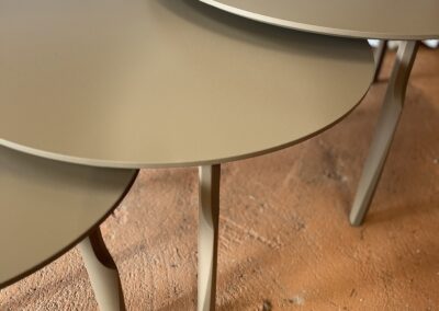 Décapage et Relooking de tables gigognes